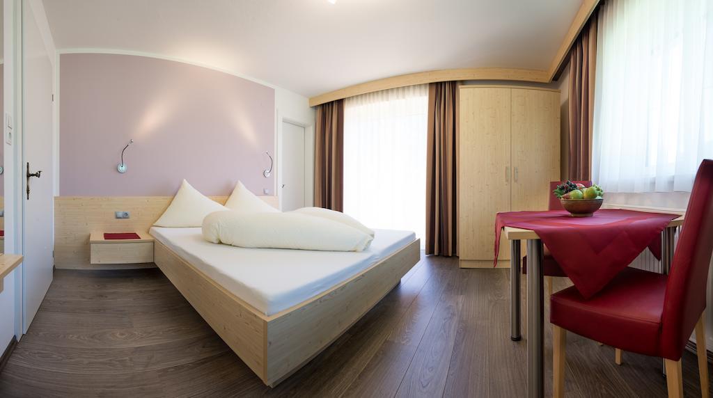 Pension Roasthof Neustift im Stubaital Bagian luar foto