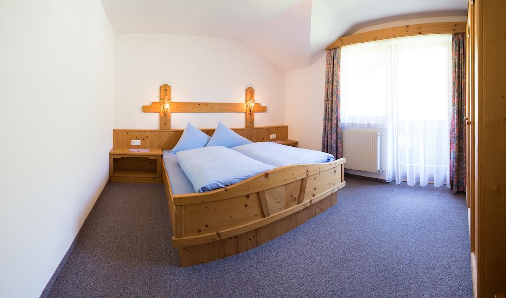 Pension Roasthof Neustift im Stubaital Ruang foto