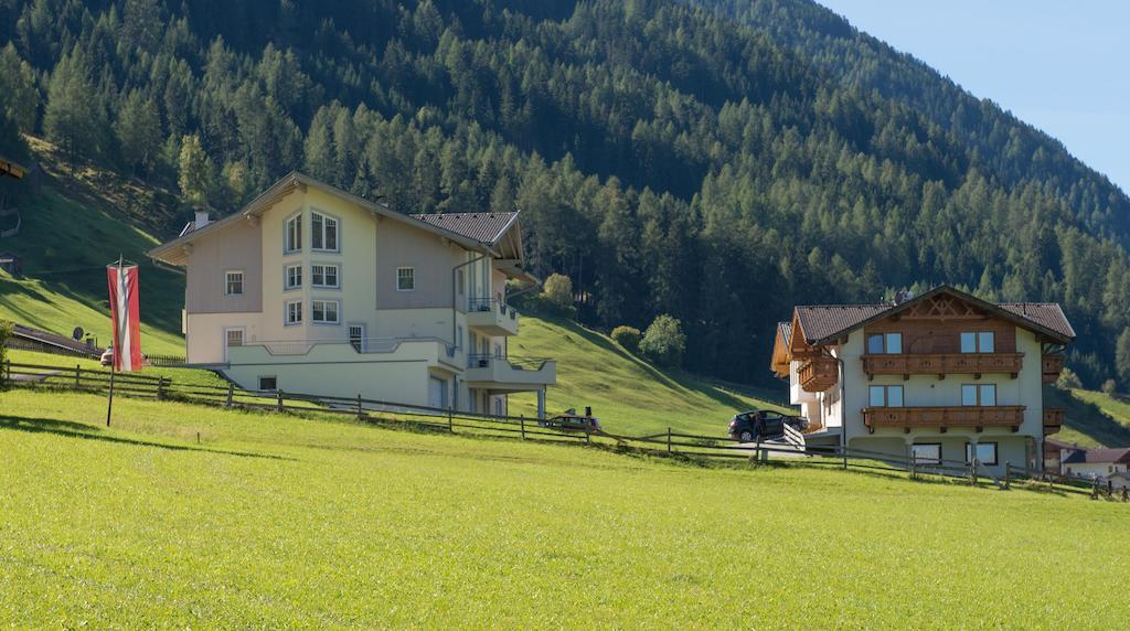 Pension Roasthof Neustift im Stubaital Bagian luar foto